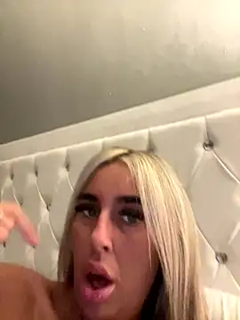 EllieMaeBaby online show from September 13, 2025, 9:15 pm