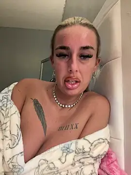 EllieMaeBaby online show from November 14, 2025, 9:51 pm