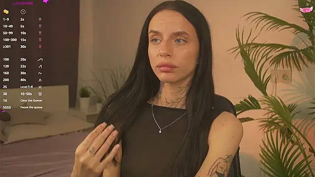 livia starwars online show from September 25, 2025, 9:43 pm