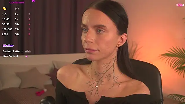 livia starwars online show from November 13, 2025, 9:19 pm