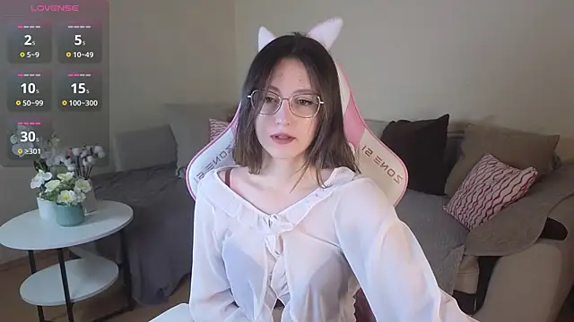 Snapshot of EsmaWonka chatting on November 12, 2025, 7:34 am EsmaWonka online show from November 12, 2025, 7:34 am