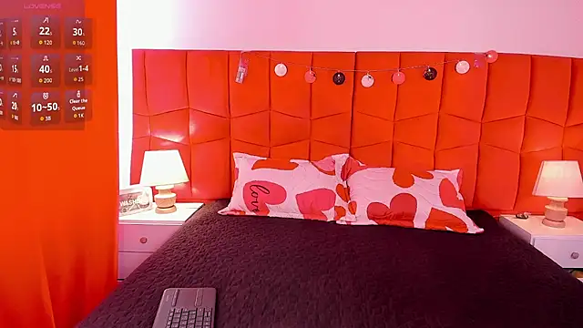 Fire Fairy  online show from October 31, 2025, 2:35 pm