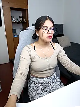 asumi 18 online show from September 12, 2025, 2:06 pm