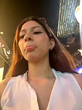 Melody-baby online show from December 3, 2025, 9:36 pm