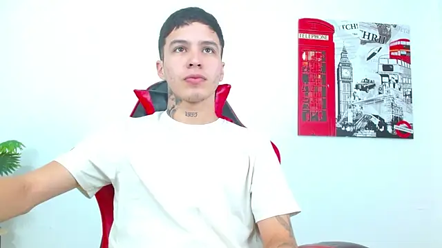 Snapshot of Cumandres18 chatting on February 25, 2026, 3:12 pm Cumandres18 online show from February 25, 2026, 3:12 pm