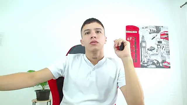 Cumandres18 online show from November 19, 2025, 1:55 pm