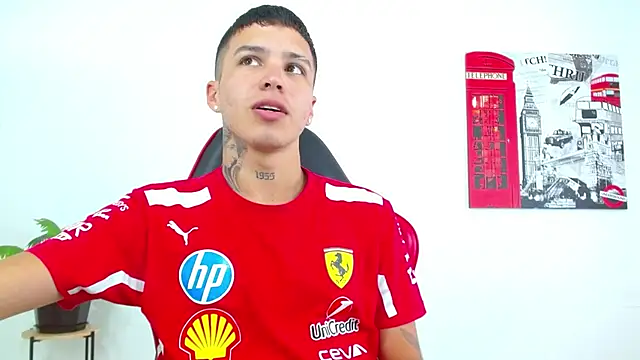 Cumandres18 online show from April 8, 2026, 2:51 pm