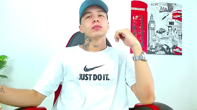 Snapshot of Cumandres18 chatting on February 17, 2026, 2:58 pm Cumandres18 online show from February 17, 2026, 2:58 pm