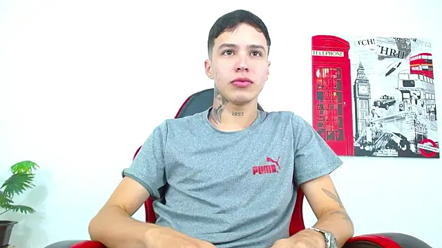 Snapshot of Cumandres18 chatting on February 16, 2026, 2:27 pm Cumandres18 online show from February 16, 2026, 2:27 pm