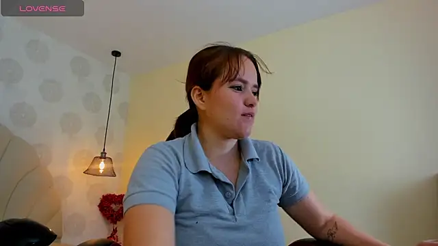 Snapshot of GIANAMILLER6 chatting on July 15, 2026, 12:12 pm GIANAMILLER6 online show from July 15, 2026, 12:12 pm