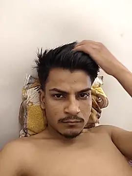 Snapshot of KaranSingh0m chatting on May 2, 2026, 6:24 pm KaranSingh0m online show from May 2, 2026, 6:24 pm