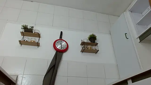 catalina santana20 online show from October 7, 2025, 8:43 pm