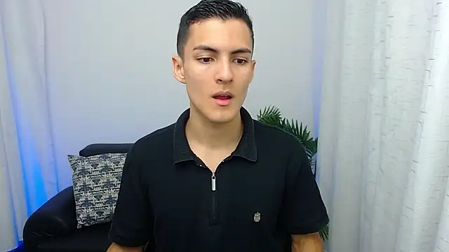 Matiius18 online show from November 12, 2025, 1:37 pm