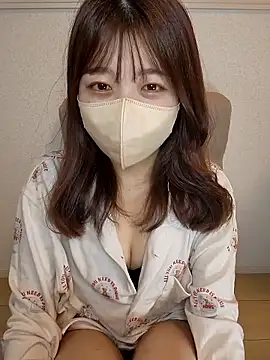 Sakura-japanese- online show from April 18, 2026, 12:13 am