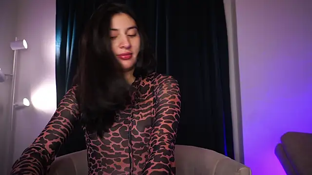 Snapshot of Auralea chatting on December 5, 2025, 4:11 am Auralea online show from December 5, 2025, 4:11 am