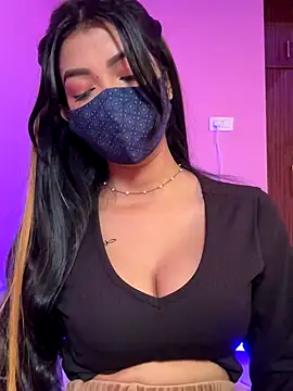 Neha18 online show from November 21, 2025, 8:35 am