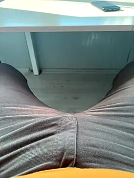 Snapshot of Burak6850 chatting on November 18, 2025, 10:18 am Burak6850 online show from November 18, 2025, 10:18 am