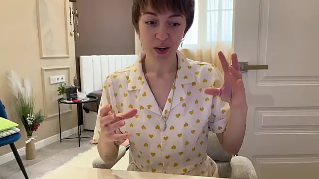 daniellia  online show from February 2, 2026, 10:36 am