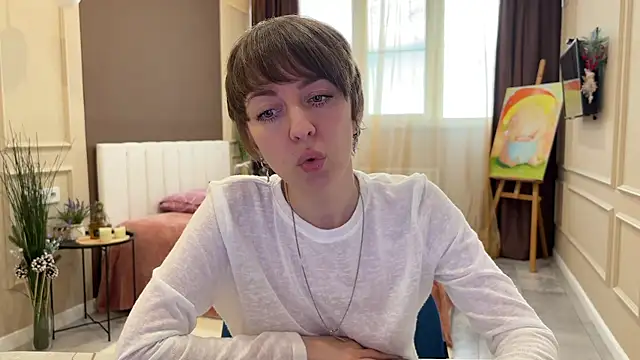 daniellia  online show from May 25, 2026, 2:38 pm