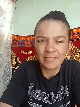 alinaalinutzq online show from June 4, 2026, 9:14 am