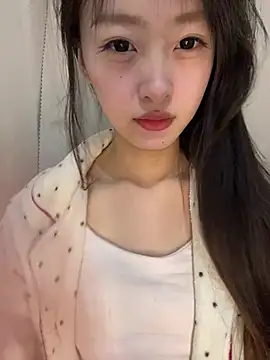 MengMeng0515 online show from April 22, 2026, 10:55 am