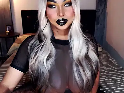 xTrixieMae online show from April 13, 2026, 1:42 am