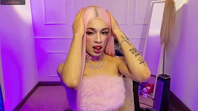 chloe ember online show from November 11, 2025, 5:46 am