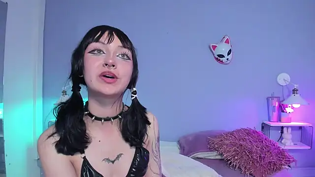 Zoe Lynch  online show from September 26, 2025, 11:44 pm