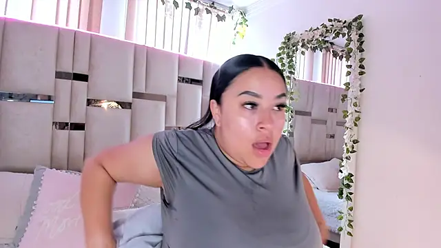 Zoey thompson online show from October 26, 2025, 2:50 pm