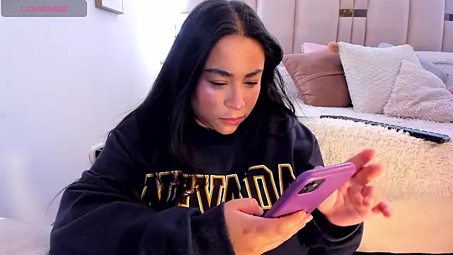 Snapshot of Zoey_thompson chatting on February 20, 2026, 9:06 pm Zoey thompson online show from February 20, 2026, 9:06 pm