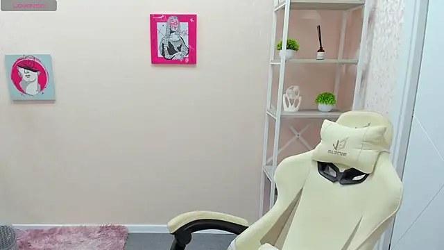 Snapshot of R0cket_bunny chatting on October 20, 2025, 1:07 am R0cket bunny online show from October 20, 2025, 1:07 am