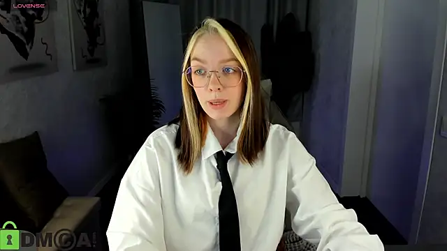 Snapshot of R0cket_bunny chatting on April 15, 2026, 1:00 am R0cket bunny online show from April 15, 2026, 1:00 am