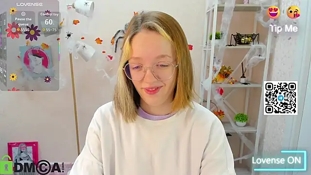 Snapshot of R0cket_bunny chatting on October 22, 2025, 1:05 am R0cket bunny online show from October 22, 2025, 1:05 am