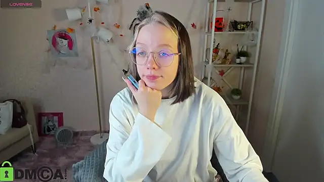 Snapshot of R0cket_bunny chatting on October 28, 2025, 1:06 am R0cket bunny online show from October 28, 2025, 1:06 am