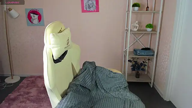 Snapshot of R0cket_bunny chatting on September 13, 2025, 1:16 am R0cket bunny online show from September 13, 2025, 1:16 am