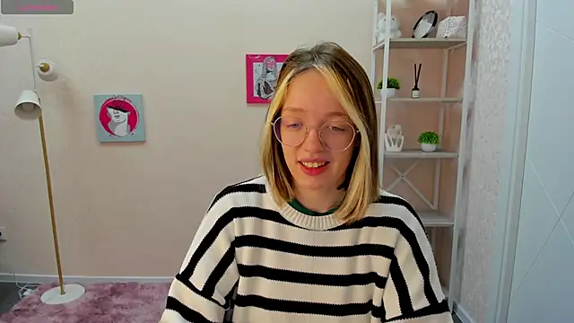 Snapshot of R0cket_bunny chatting on October 11, 2025, 1:06 am R0cket bunny online show from October 11, 2025, 1:06 am