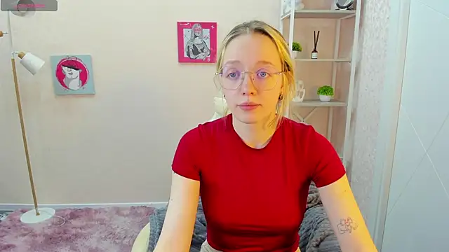 Snapshot of R0cket_bunny chatting on October 13, 2025, 1:18 am R0cket bunny online show from October 13, 2025, 1:18 am