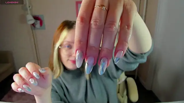 Snapshot of R0cket_bunny chatting on October 4, 2025, 1:07 am R0cket bunny online show from October 4, 2025, 1:07 am