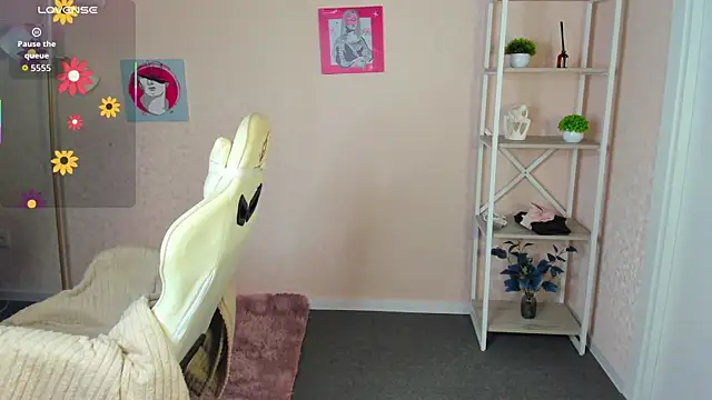 Snapshot of R0cket_bunny chatting on September 19, 2025, 12:03 am R0cket bunny online show from September 19, 2025, 12:03 am