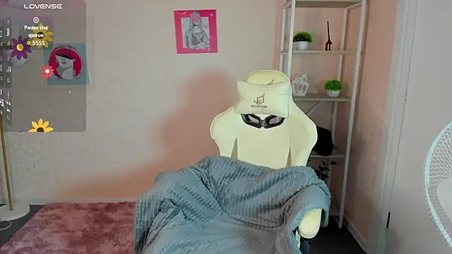 Snapshot of R0cket_bunny chatting on September 9, 2025, 1:05 am R0cket bunny online show from September 9, 2025, 1:05 am