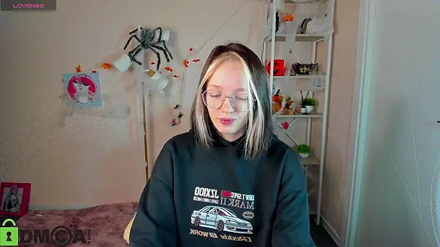 Snapshot of R0cket_bunny chatting on November 4, 2025, 12:58 am R0cket bunny online show from November 4, 2025, 12:58 am