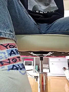 Nail Yummy online show from November 28, 2025, 4:01 am