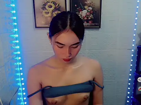 lovelysassy online show from November 3, 2025, 1:58 pm