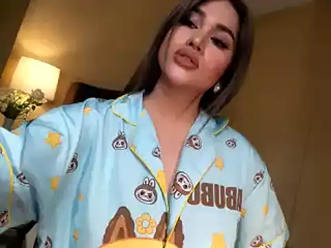bellaswildcummer online show from June 20, 2026, 7:52 pm