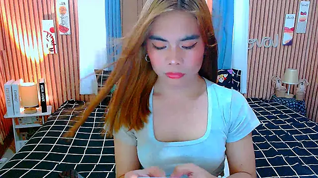 mikhaylahanderson online show from November 19, 2025, 3:39 am