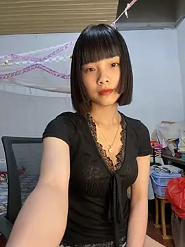 andymi1 online show from April 15, 2026, 2:21 pm