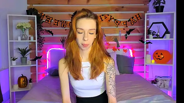 Lori Williams online show from October 28, 2025, 1:17 am