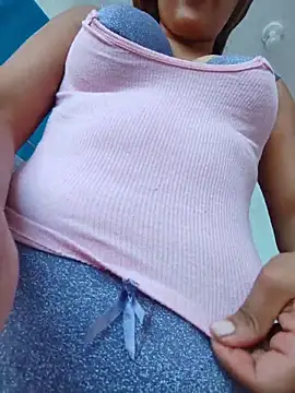 airamoon online show from April 14, 2026, 6:13 pm