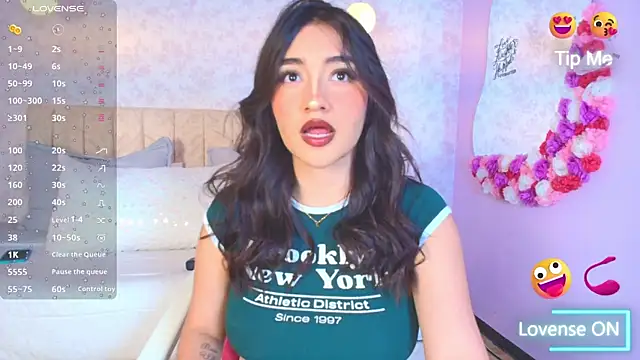 sweet artemiis online show from October 9, 2025, 7:58 pm