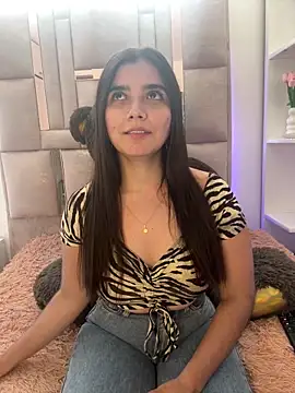 salomecute21 online show from September 24, 2025, 1:50 pm